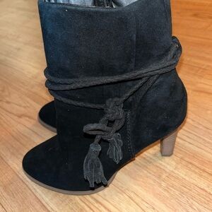 Universal Thread booties boho festival black ankle boots with tassels. S…